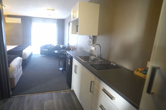 King Twin Kitchen Studio kitchenette